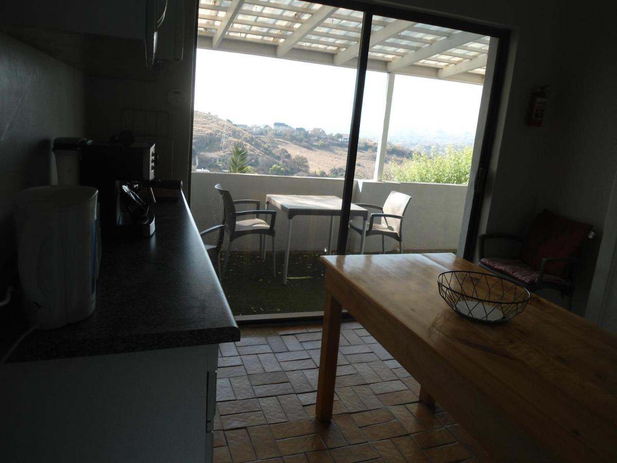 "La Couronne" Appartement Johannesburg Buitenkant foto