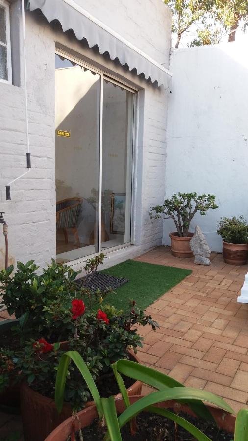 "La Couronne" Appartement Johannesburg Buitenkant foto