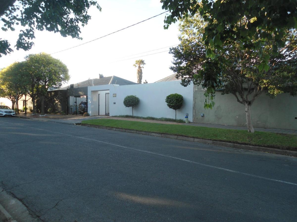 "La Couronne" Appartement Johannesburg Buitenkant foto